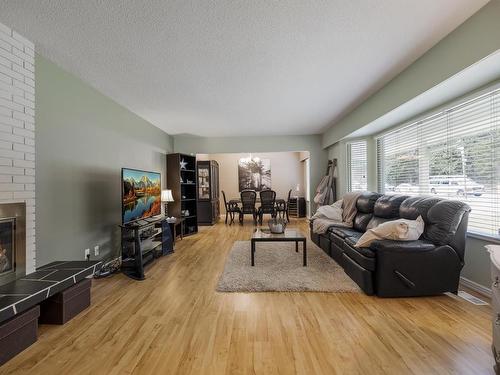 23679 Fern Crescent, Maple Ridge, BC 