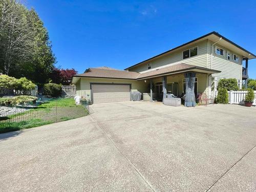 6155 Highmoor Place, Sechelt, BC 