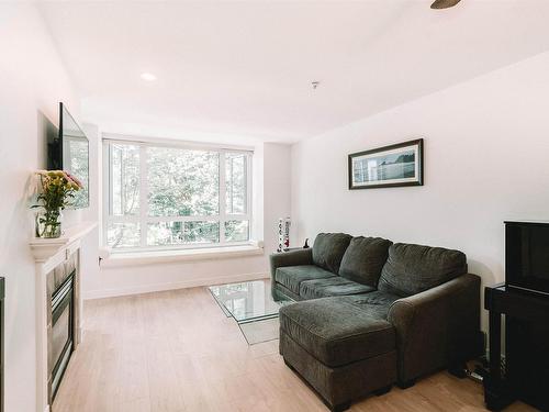 311 3235 W 4Th, Vancouver, BC 