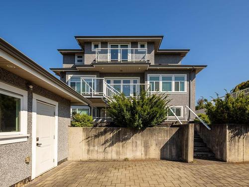 6288 Dawson Street, Burnaby, BC 