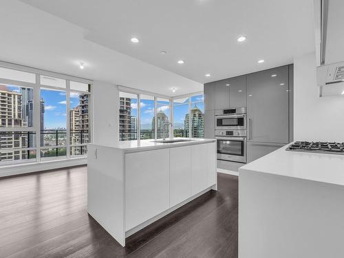 1702 2085 Skyline Court, Burnaby, BC 