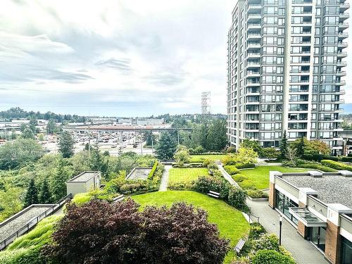 702 4178 Dawson Street, Burnaby, BC 