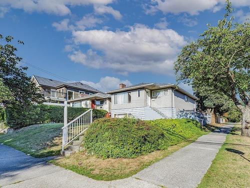 6382 Vivian Street, Vancouver, BC 