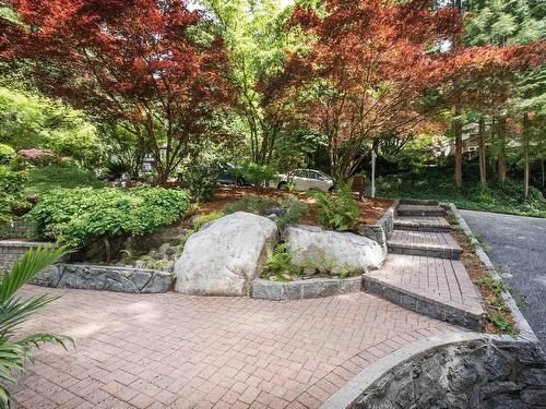 2407 Treetop Lane, North Vancouver, BC 