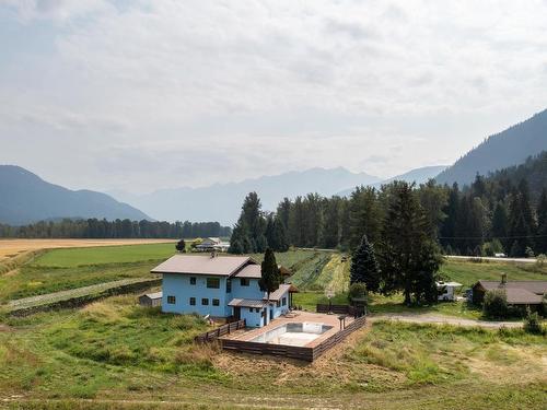 8184 Pemberton Meadows Road, Pemberton, BC 