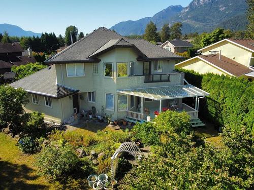 1010 Wenda Place, Squamish, BC 