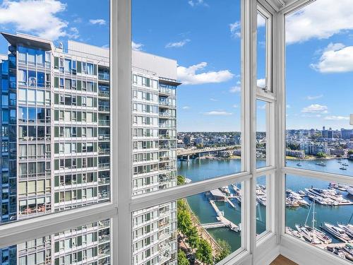 2207 1077 Marinaside Crescent, Vancouver, BC 