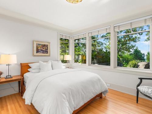 4528 Caulfeild Lane, West Vancouver, BC 