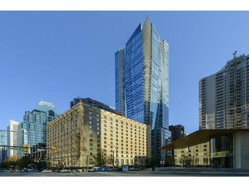 2705 667 Howe Street, Vancouver, BC 