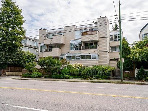 9 3250 W 4Th Avenue, Vancouver, BC 