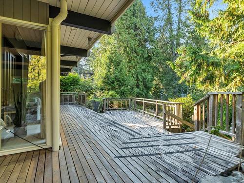 5765 Larson Place, West Vancouver, BC 