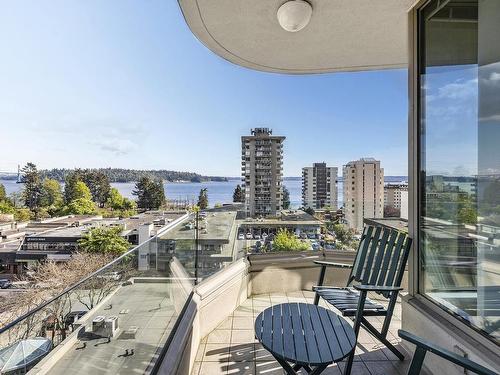 602 570 18Th Street, West Vancouver, BC 