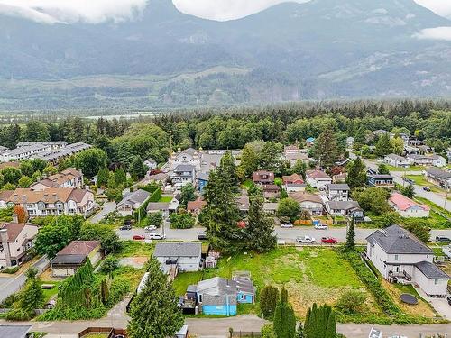 37956 Fourth Avenue, Squamish, BC 