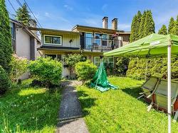 1671 GARDEN AVENUE  North Vancouver, BC V7P 3A6