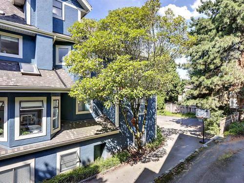 2415 W 6Th Avenue, Vancouver, BC 