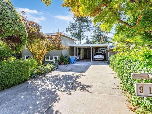 919 Fairmont Road, North Vancouver, BC 