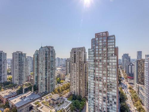 2302 565 Smithe Street, Vancouver, BC 