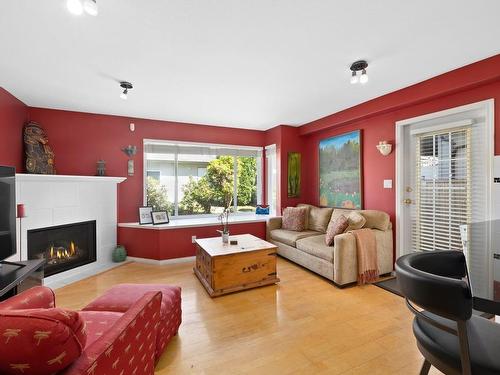 208 E 21St Street, North Vancouver, BC 