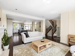 1271 FULTON AVENUE  West Vancouver, BC V7T 1N7