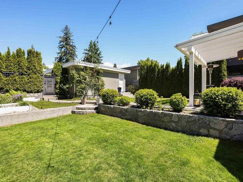 1271 Fulton Avenue, West Vancouver, BC 