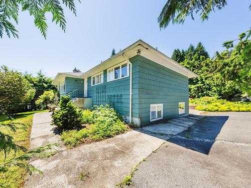 74 Desswood Place, West Vancouver, BC 