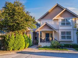 1223 W 16TH STREET  North Vancouver, BC V7P 1R5