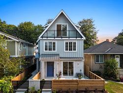 1 2616 NAPIER STREET  Vancouver, BC V5K 2W6