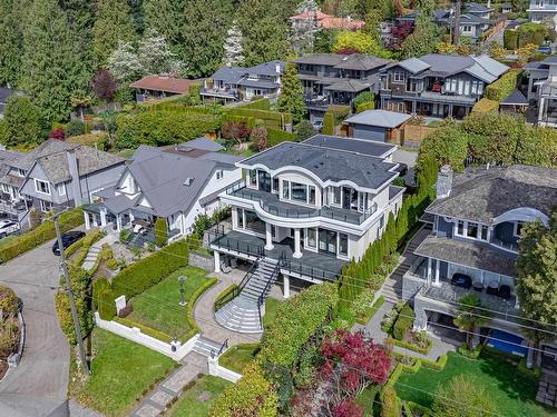 2623 Ottawa Avenue, West Vancouver, BC 