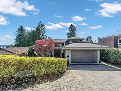 2566 Marine Drive, West Vancouver, BC 