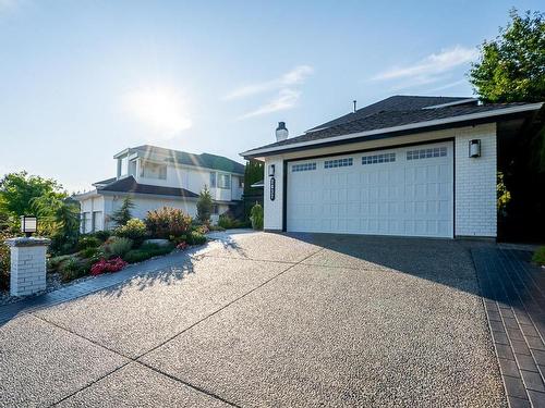 2637 Sandstone Crescent, Coquitlam, BC 