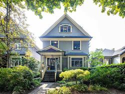 46 W 21ST AVENUE  Vancouver, BC V5Y 2C9