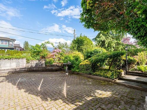 2341 Jefferson Avenue, West Vancouver, BC 