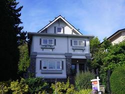 2575 W 3RD AVENUE  Vancouver, BC V6K 1M2