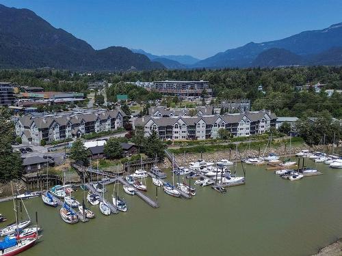 304 1466 Pemberton Avenue, Squamish, BC 