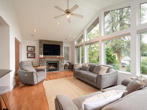 2709 Walpole Crescent, North Vancouver, BC 