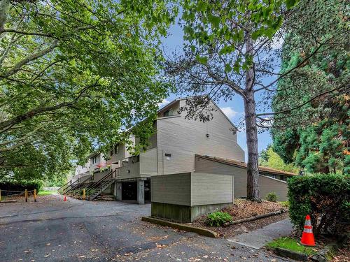 203 8020 Colonial Drive, Richmond, BC 