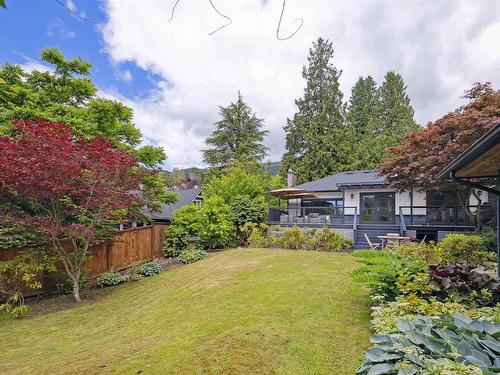 2486 Lawson Avenue, West Vancouver, BC 