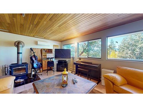 5885 Sandy Hook Road, Sechelt, BC 