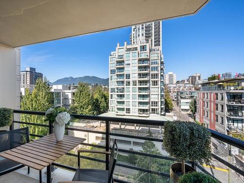 801 124 W 1St Street, North Vancouver, BC 