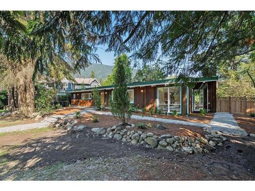 4692 Glenwood Avenue, North Vancouver, BC 