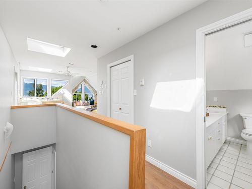 3888 W 13Th Avenue, Vancouver, BC 