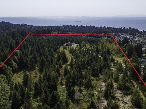 4860 Skylark Road, Sechelt, BC 