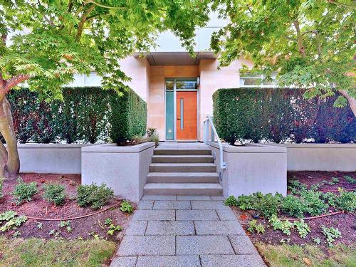 104 5838 Berton Avenue, Vancouver, BC 