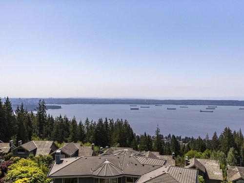 407 2535 Garden Court, West Vancouver, BC 