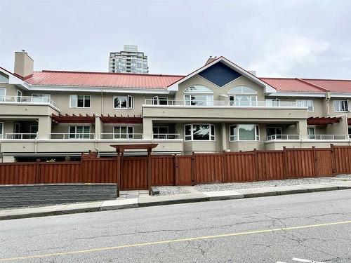 201 501 Cochrane Avenue, Coquitlam, BC 