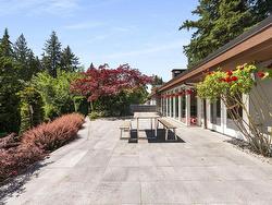 242 ONSLOW PLACE  West Vancouver, BC V7S 1K5