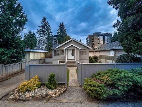 1472 Fulton Avenue, West Vancouver, BC 