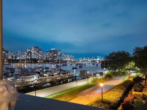 1042 Ironwork Passage, Vancouver, BC 