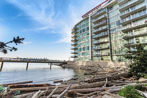 204 175 Victory Ship Way, North Vancouver, BC 