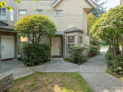 4 925 Tobruck Avenue, North Vancouver, BC 